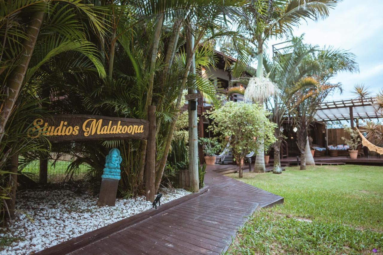 Studios Malakoopa - Praia Do Rosa Bagian luar foto